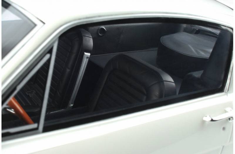 OttOmobile - Shelby Mustang GT350 (White) 1:12 Scale Model Car - Model Cars Canada Inc.