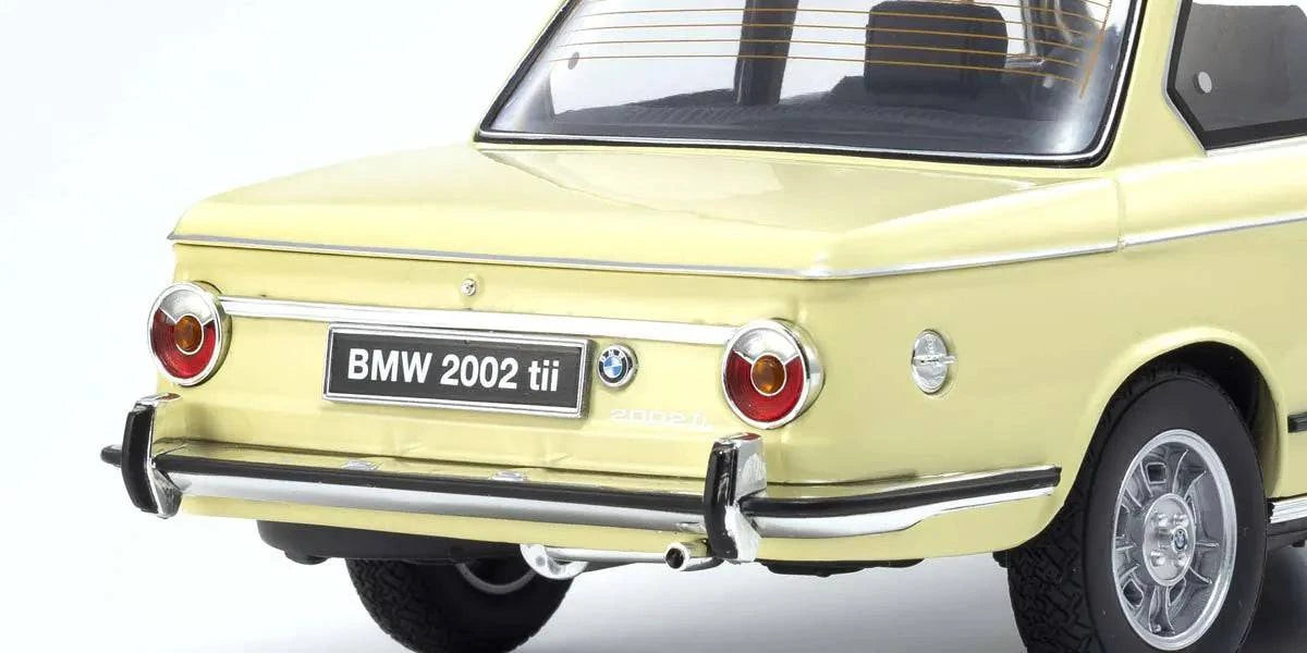 Kyosho - BMW 2002Tii (Orange) 1:18 Scale Model Car - Model Cars Canada Inc.