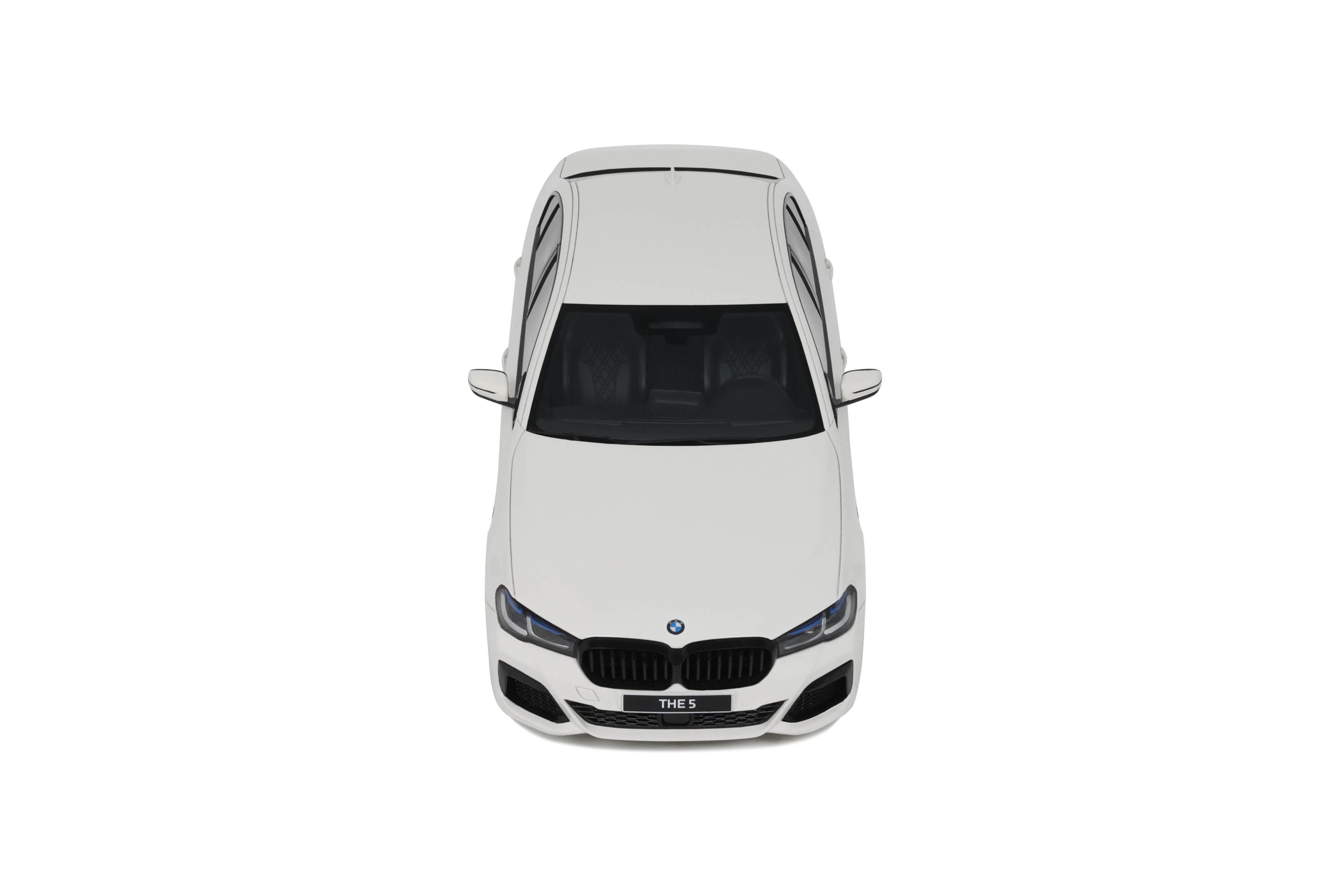 GT Spirit - BMW 545E xDrive Sedan M Sport (Alpine White 3) 1:18 Scale