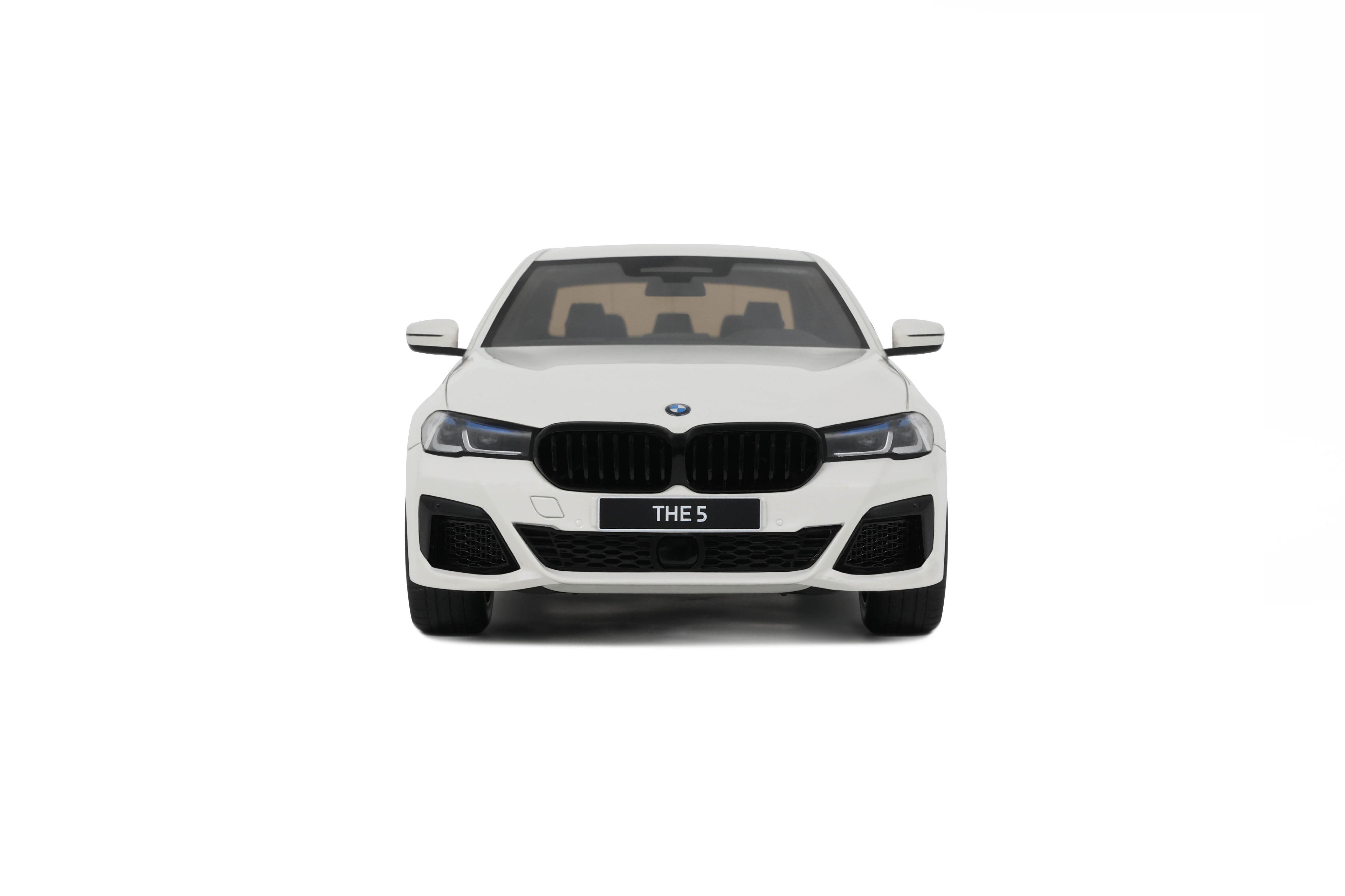 GT Spirit - BMW 545E xDrive Sedan M Sport (Alpine White 3) 1:18 Scale