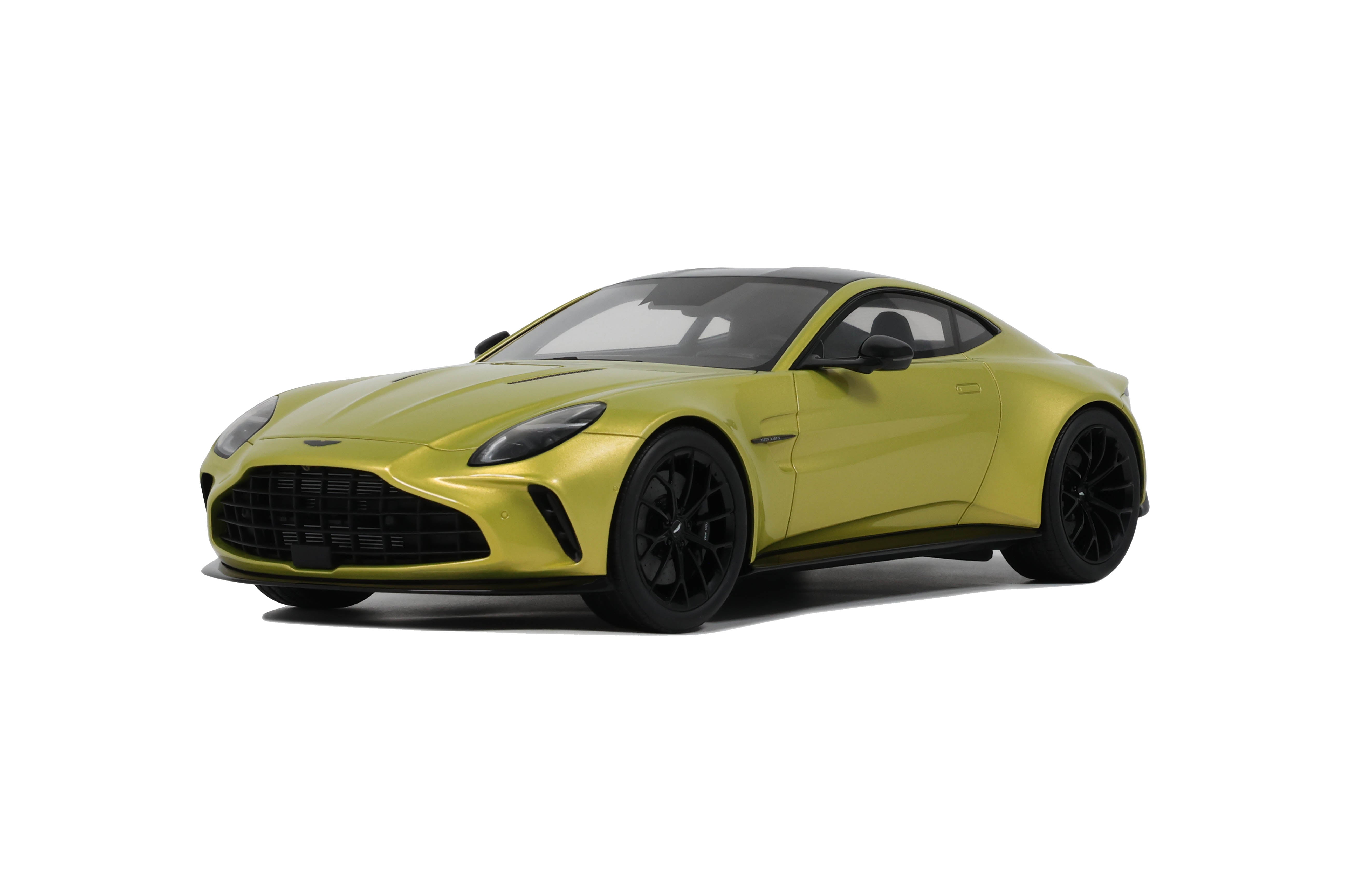 GT SPIRIT製 1/18スケール アストンマーティン V8 バンテージ GT Spirit - Aston Martin Vantage (Cosmopolitan Yellow) 1:18 Scale Mode