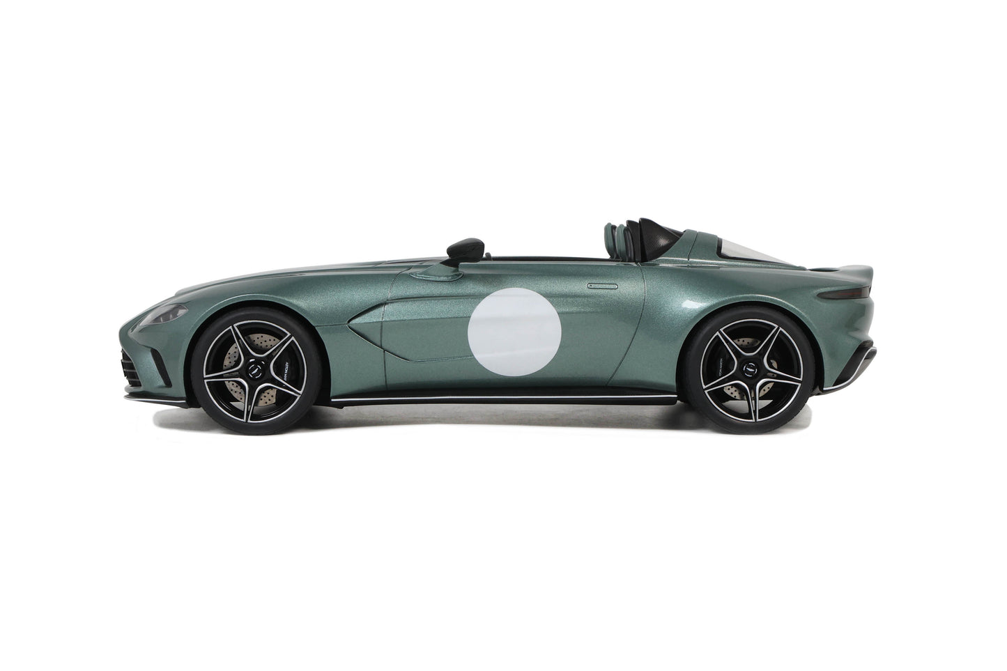 GT Spirit - Aston Martin V12 Speedster (Racing Green) 1:18 Scale Model