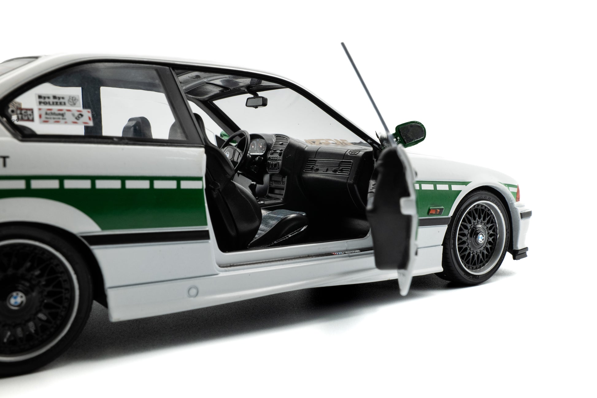 Solido - 1:18 - BMW E36 M3 Coupé - Poids léger Solido - 1:18 - BMW E36 M3 Coupé - Poids léger