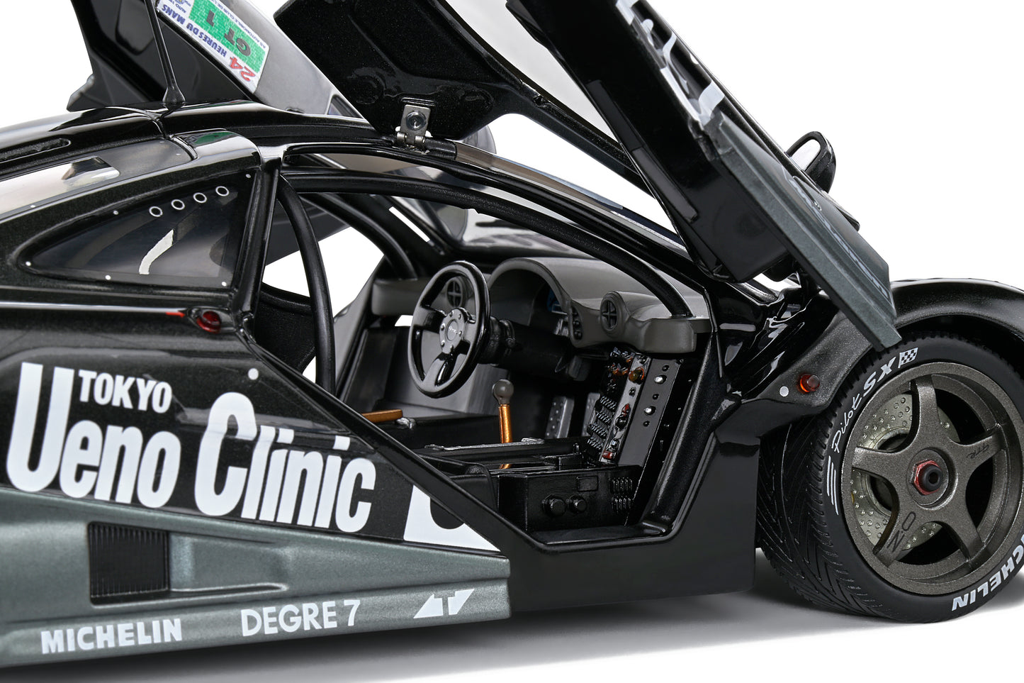 Solido - McLaren F1 GTR Short Tail (Tokyo Ueno) 1:18 Scale Model Car