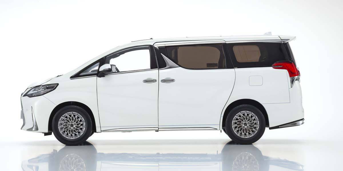 Kyosho - Lexus LM300h (Pearl White) 1:18 Scale Model Car - Model Cars Canada Inc.