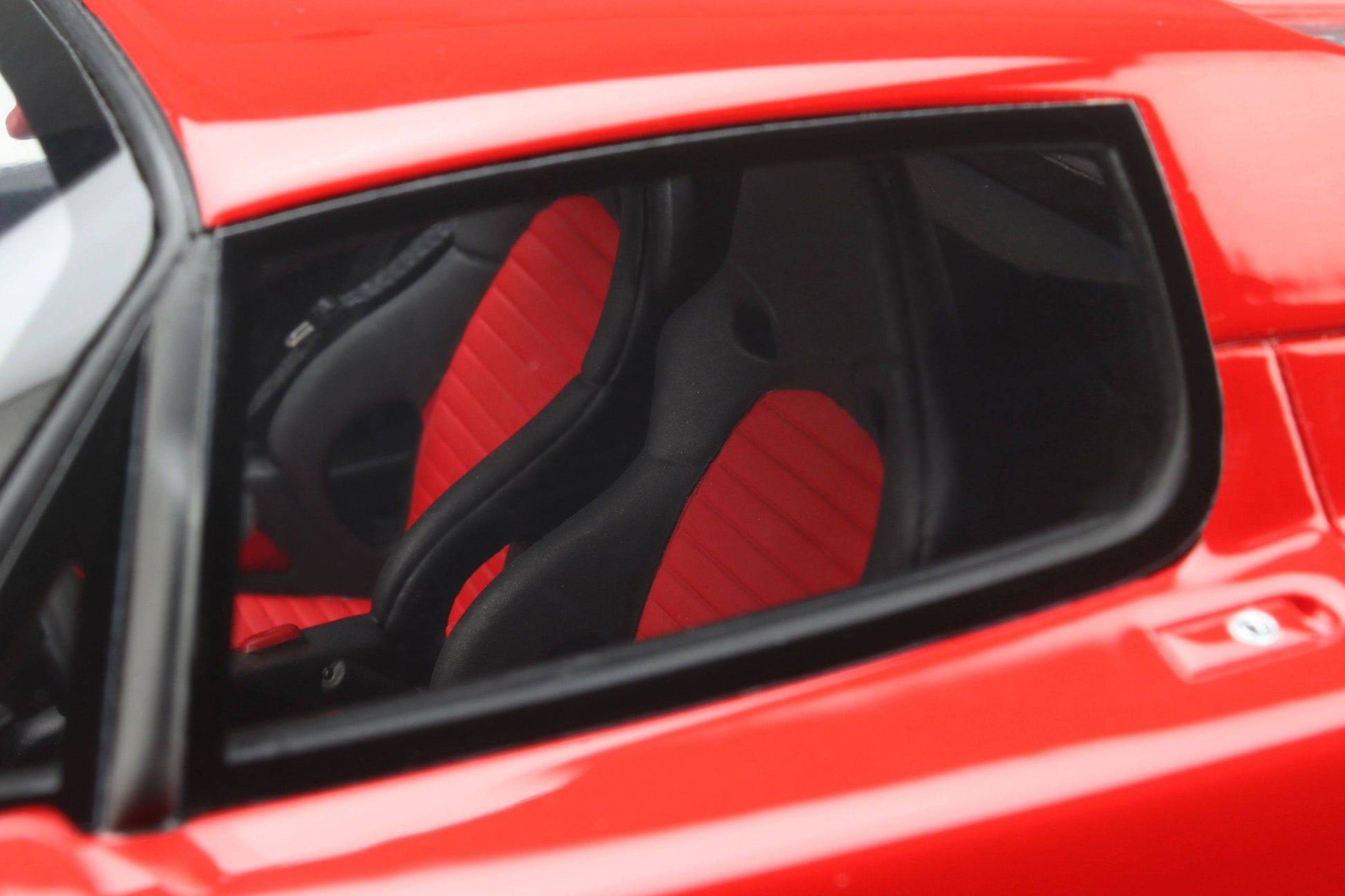 GT Spirit - Ferrari F50 Coupe (1995) (Rosso Corsa Red) 1:18 Scale Model Car - Model Cars Canada Inc.