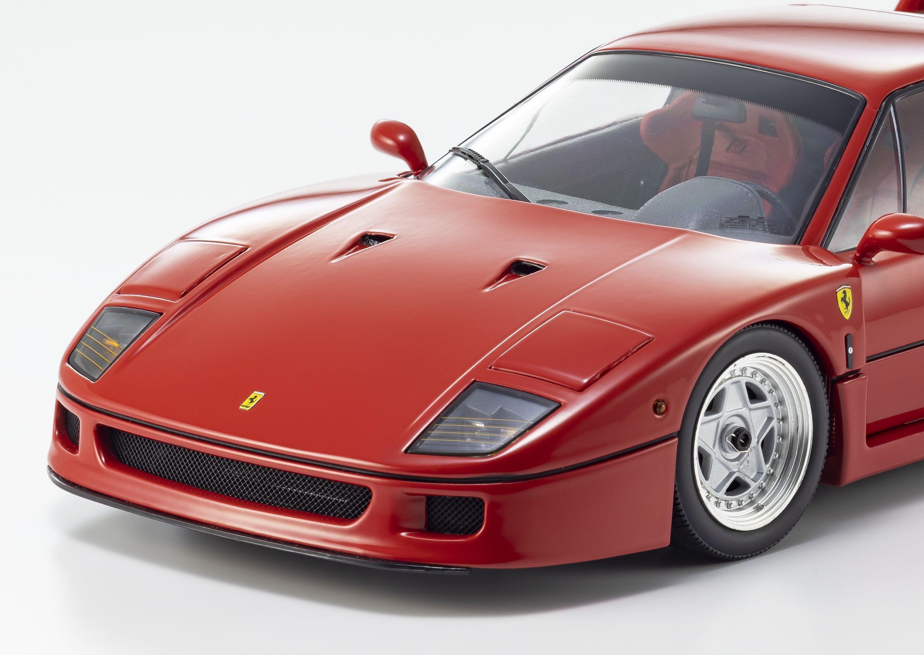 Kyosho - Ferrari F40 Street (Rosso Corsa Red) 1:18 Scale Model Car