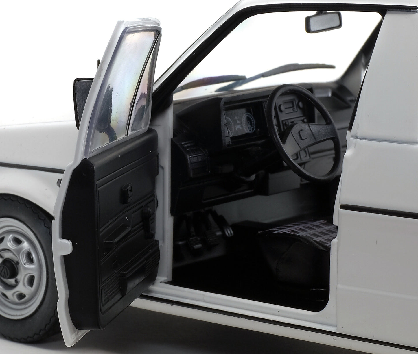 Solido - Volkswagen Caddy (MK1) (Alpine White) 1:18 Scale Model Car