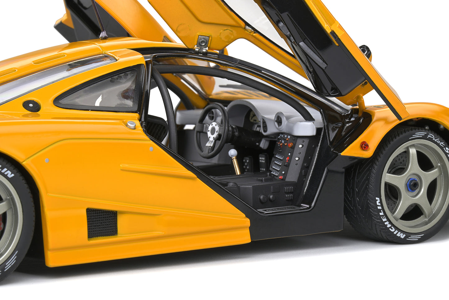 Solido - McLaren F1 GT-R (Papaya Orange) 1:18 Scale Model Car
