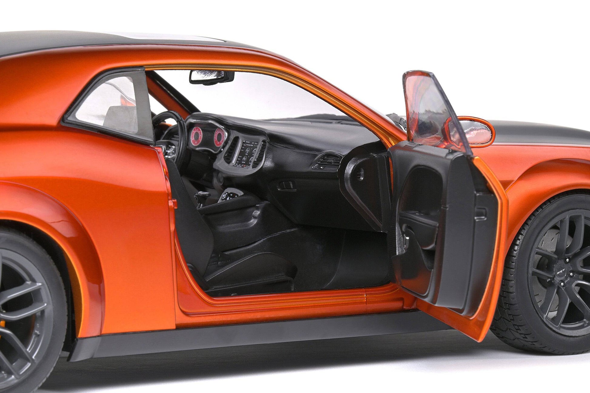 Solido - Dodge Challenger SRT Widebody (Orange Metallic) 1:18 Scale Model Car - Model Cars Canada Inc.